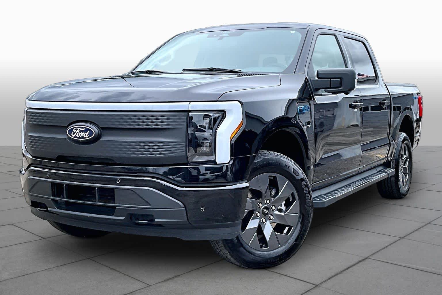 Used 2025 Agate Black Metallic Ford Flash image 37