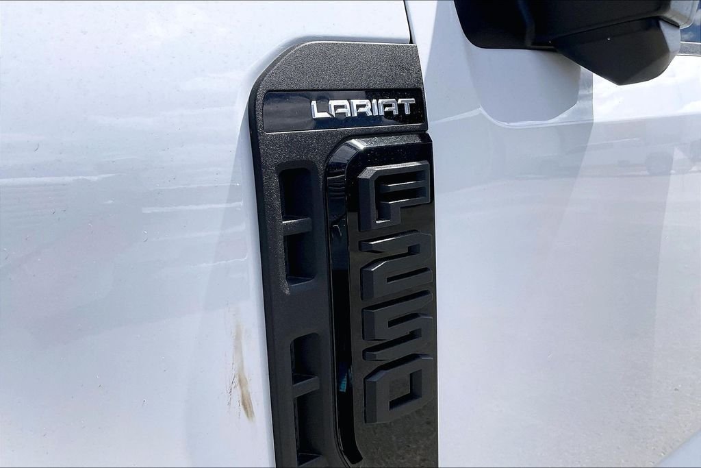 New 2026 Ford Super Duty F-250 Lariat 4D Crew Cab