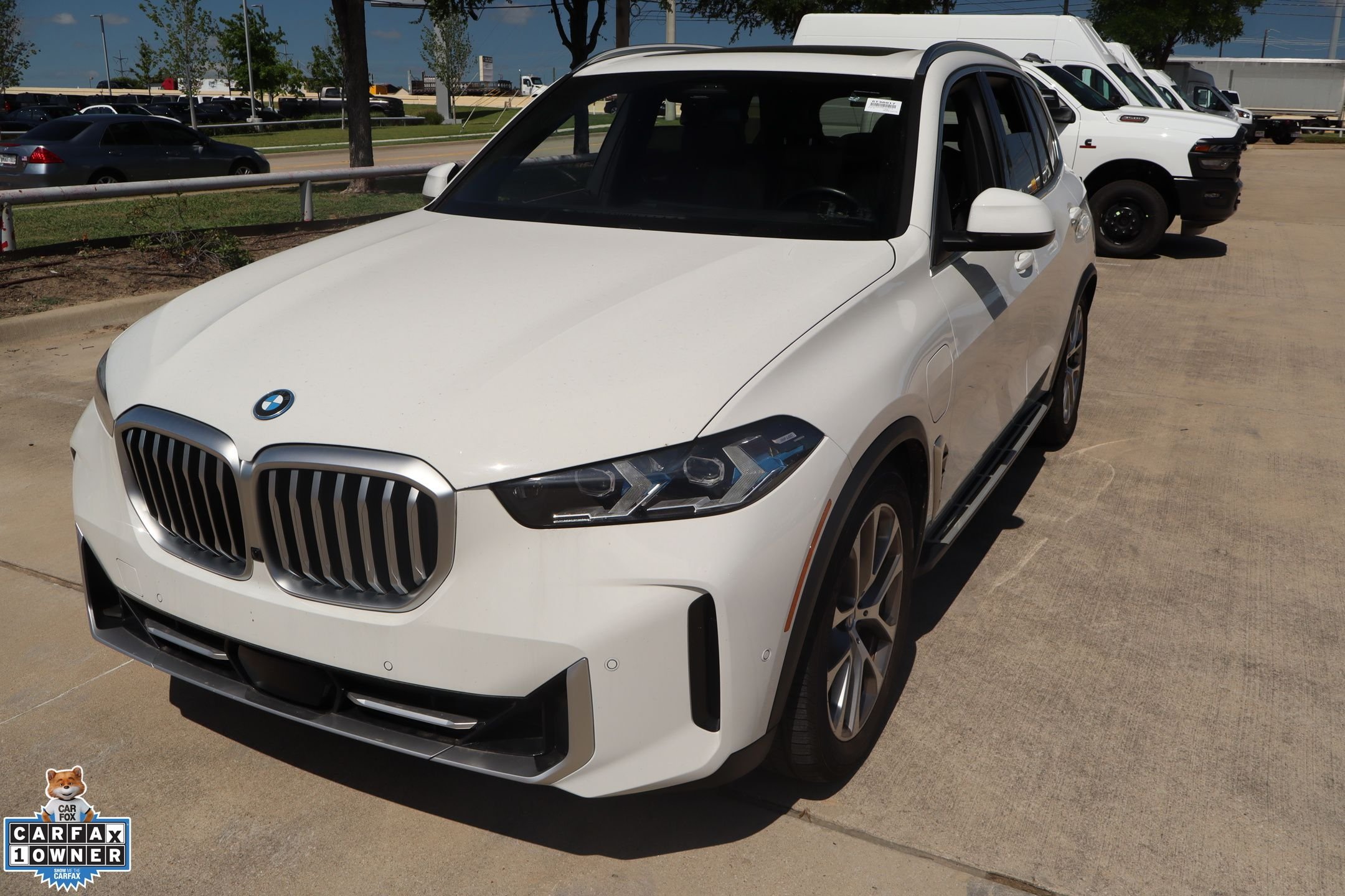 Used 2025 Alpine White BMW xDrive50e image 8
