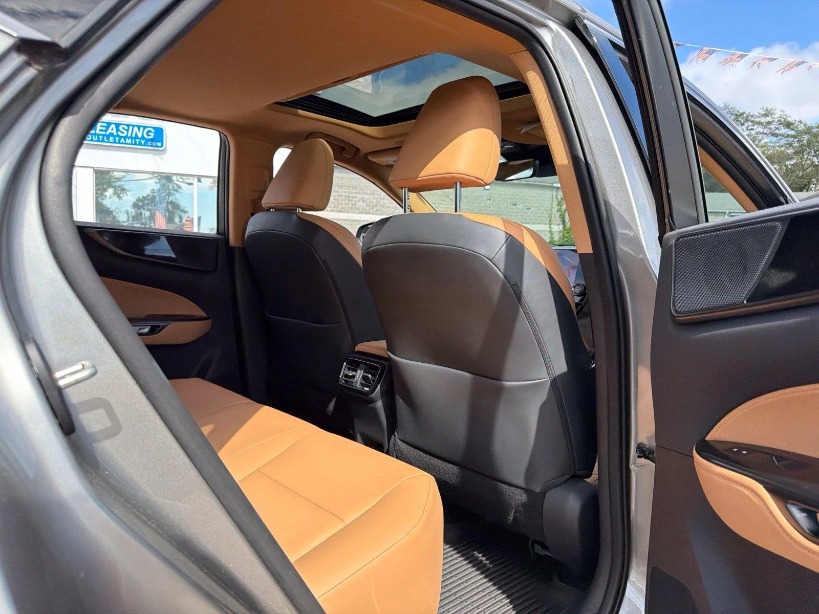 Used 2025 Silver Lexus 350 image 19