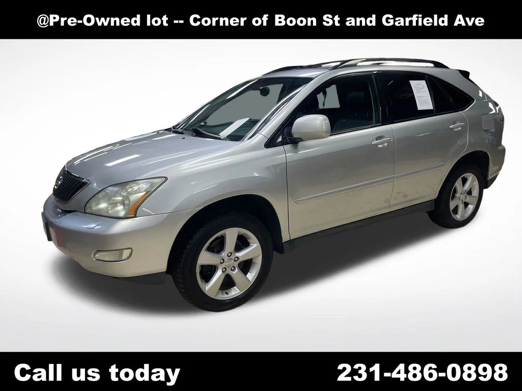 Used 2004  Lexus 330 image 1