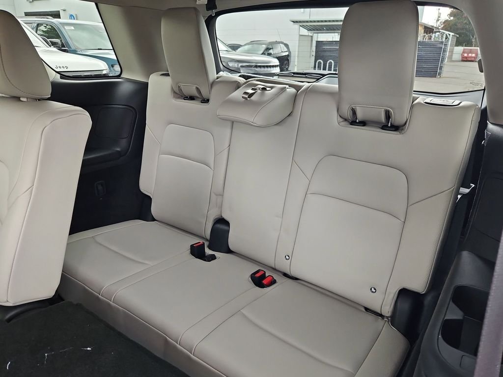 Certified Used 2025 White Pearl Nissan SL image 29