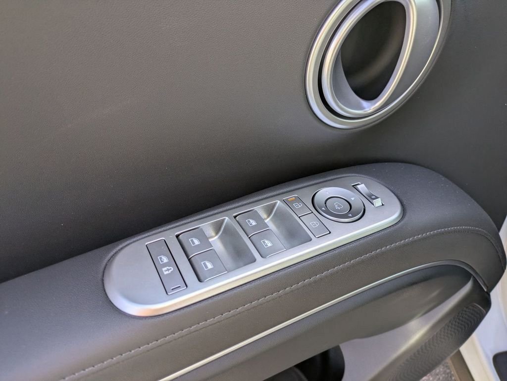 New 2026 White Hyundai SEL Premium image 11