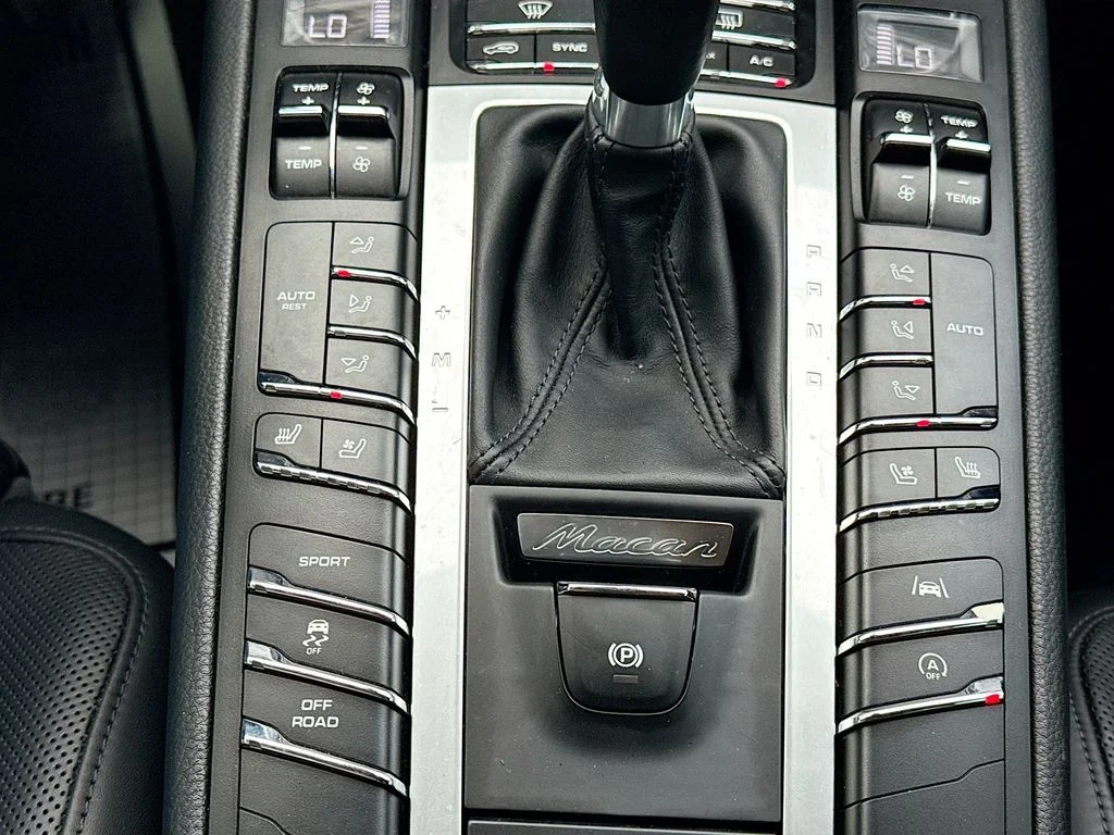 Used 2021  Porsche S image 17