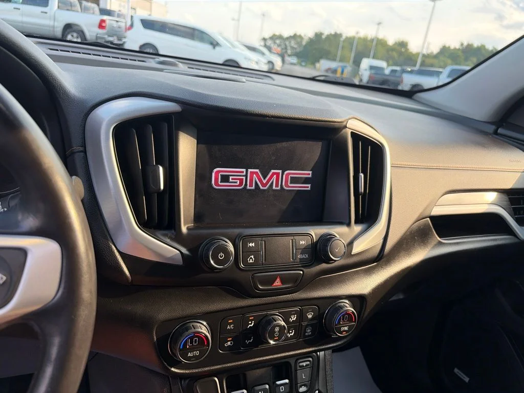 Used 2021 White GMC SLT image 24