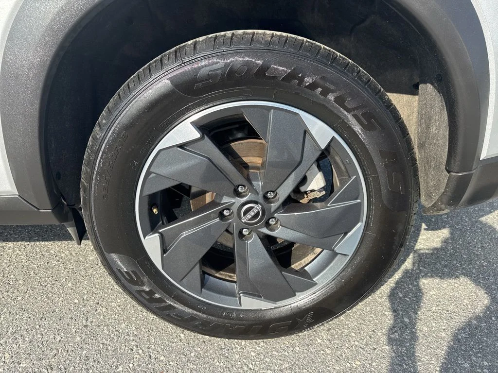 Used 2025 Silver Nissan SV image 28