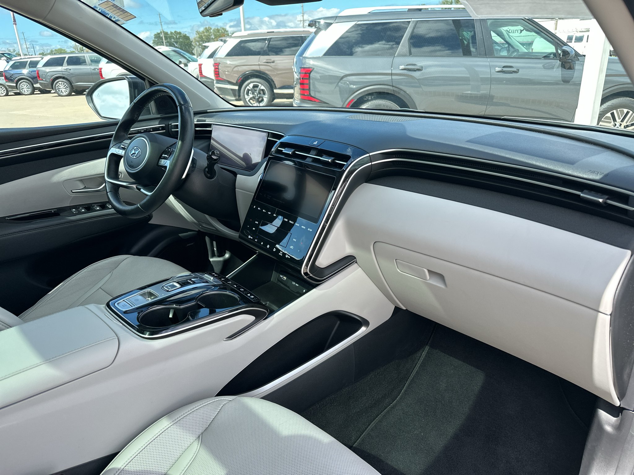 Used 2022 Shimmering Silver Hyundai Limited image 5