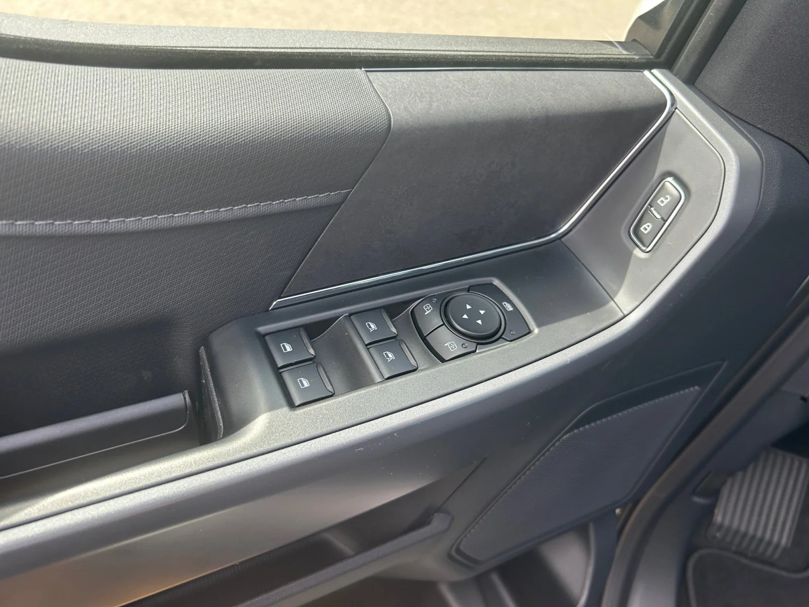 New 2026 Oxford White Ford XLT image 17