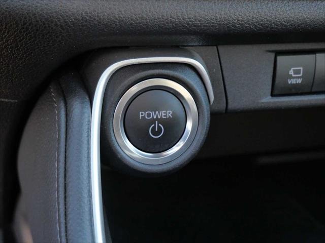 Certified Used 2026 WIND CHILL PEARL Toyota  image 29