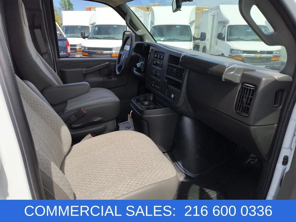 2025 Chevrolet Express Cargo Work Van - Photo 16