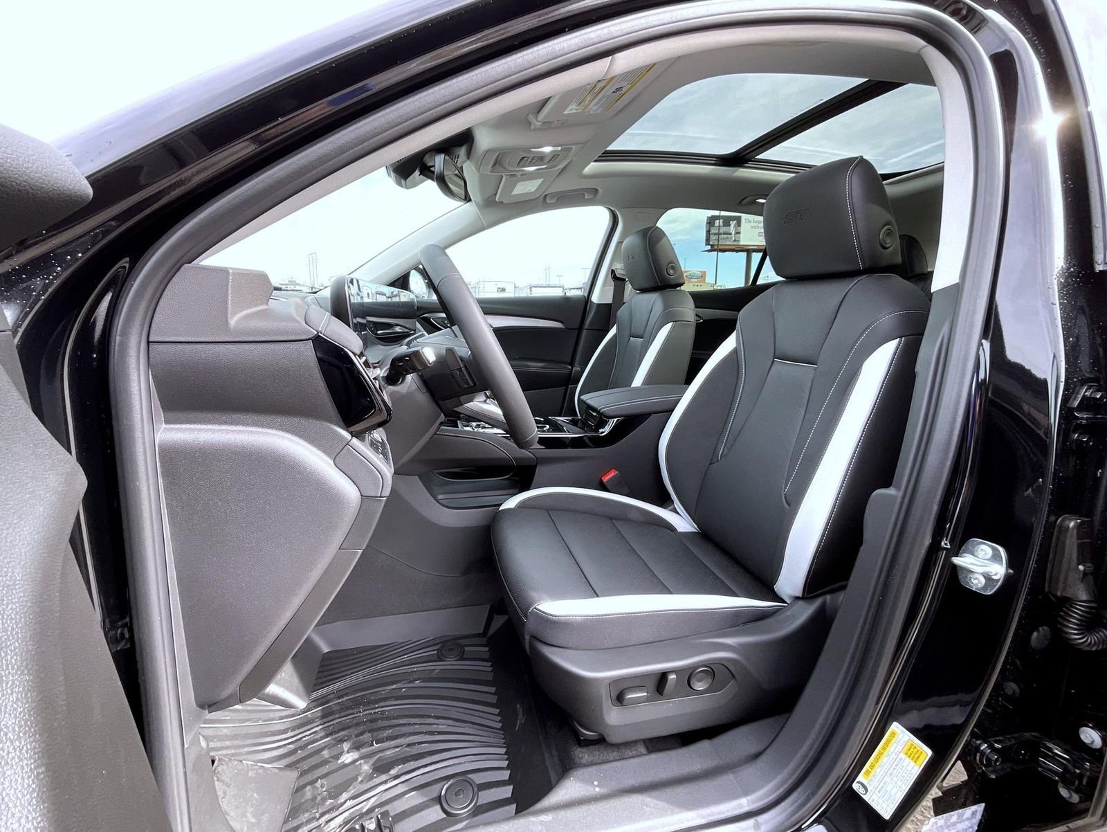 2026 Buick Envision Sport Touring - Photo 10
