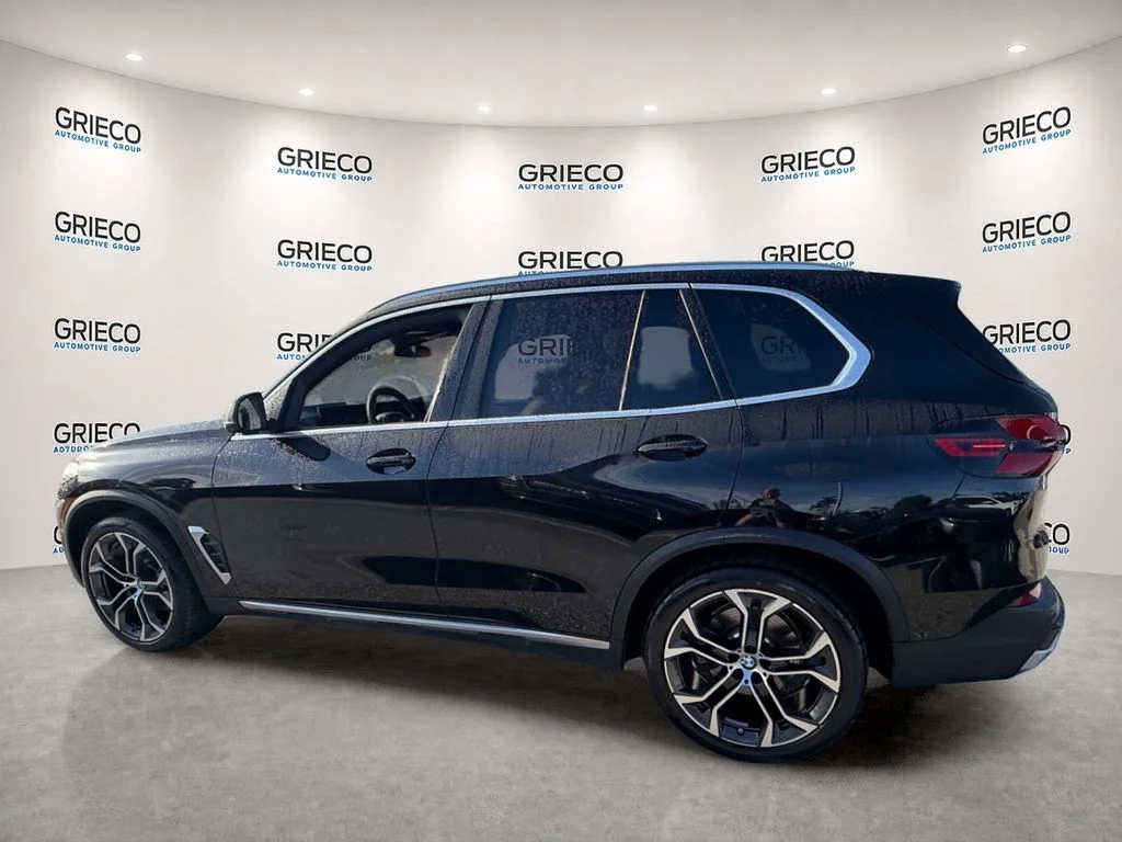 Used 2024 Black Sapphire Metallic BMW xDrive40i image 5