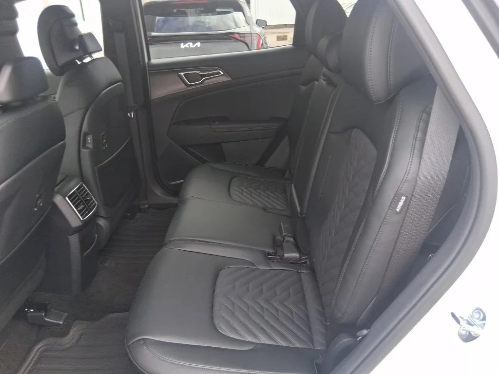 Used 2026 White Kia X-Line image 17