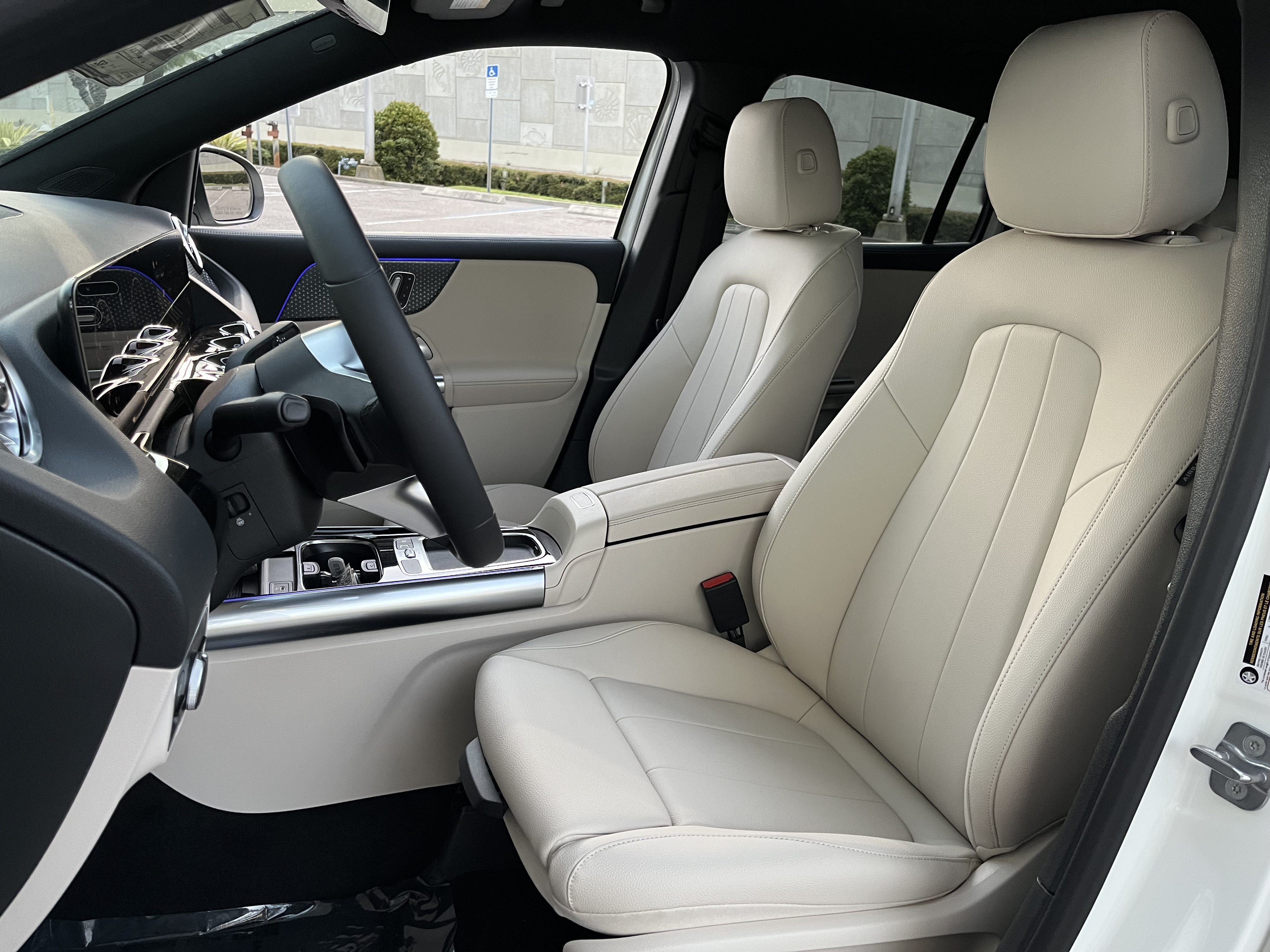 New 2026 Polar White Mercedes-Benz GLA 250 image 16