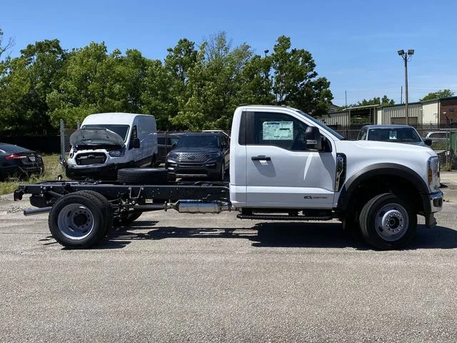 New 2025 Oxford White Ford F-550® XL image 8