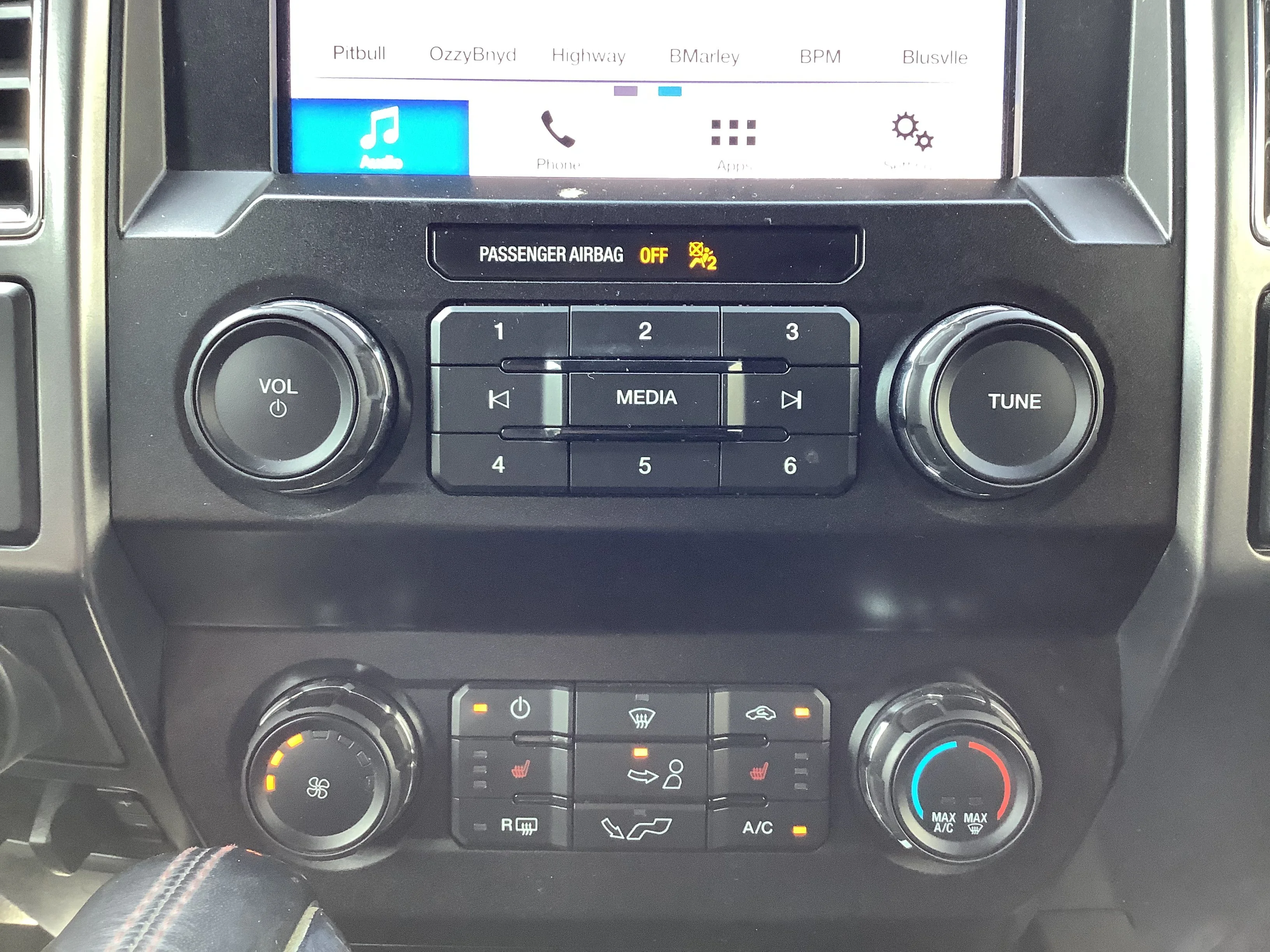Used 2019 Black Ford  image 15