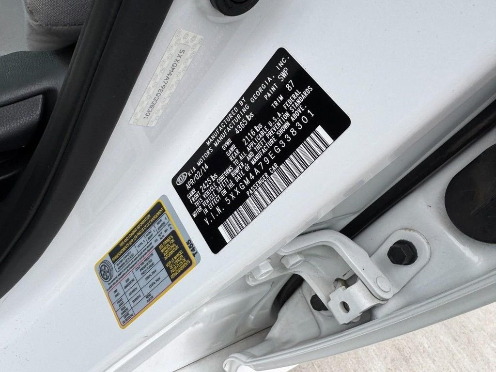 Used 2014 White Kia LX image 20