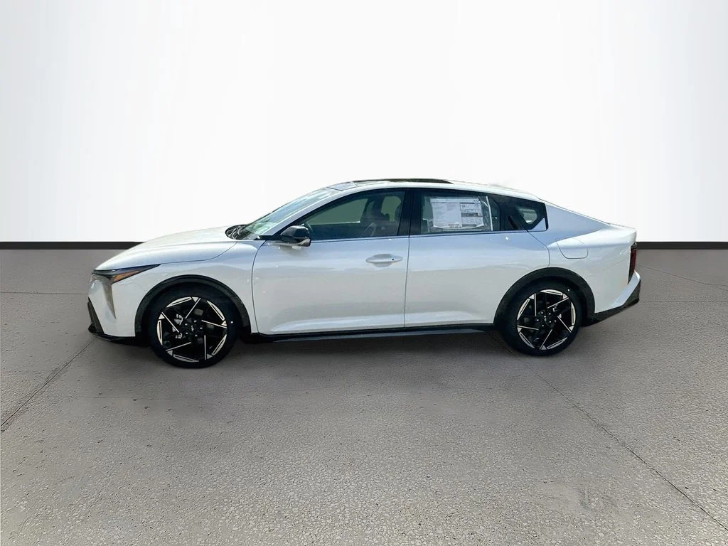 New 2026 Snow White Pearl Kia GT-Line image 4