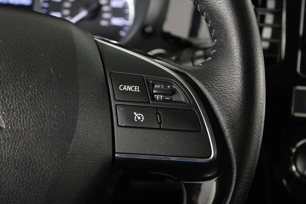 Used 2019 Red Mitsubishi ES image 26