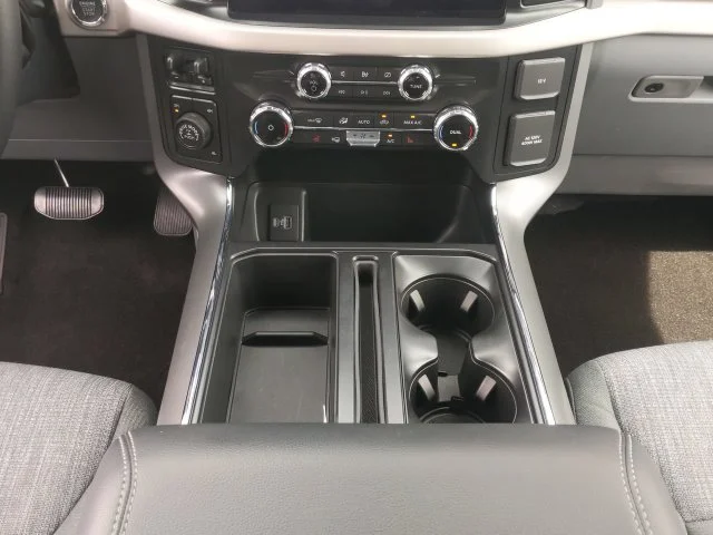 Used 2022 Red Ford XLT image 18