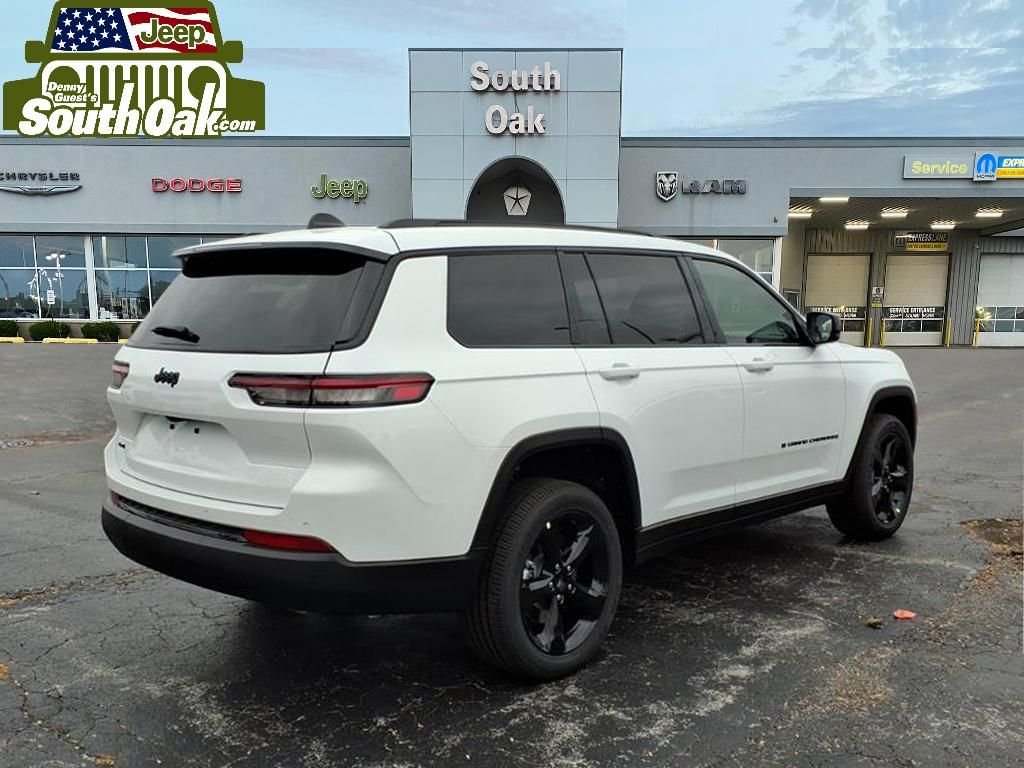 New 2025 Bright White Clear-Coat Exterior Paint Jeep Altitude X image 3