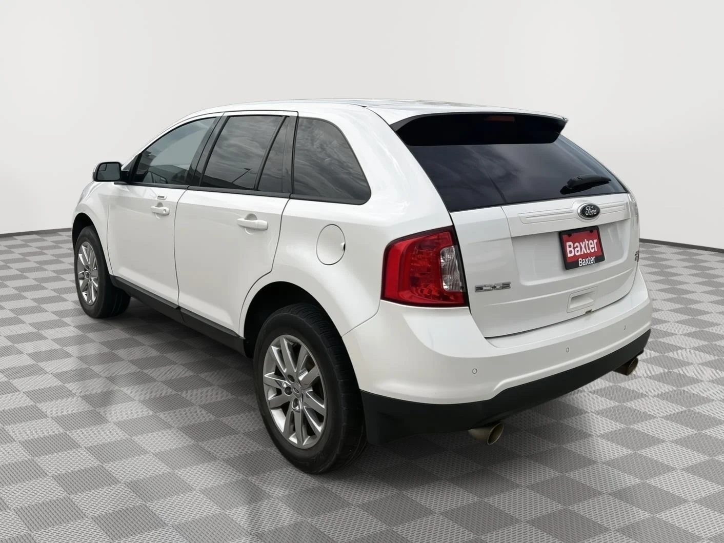 Used 2013 White Ford 4dr SEL AWD image 5