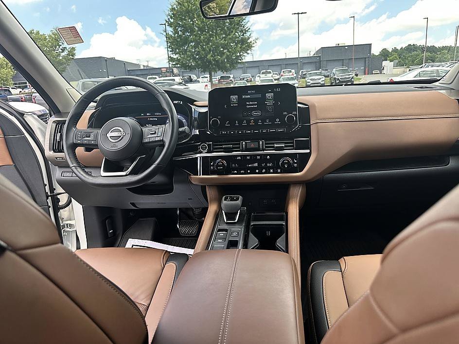 Certified Used 2024 Pearl White Tricoat Nissan Platinum image 19