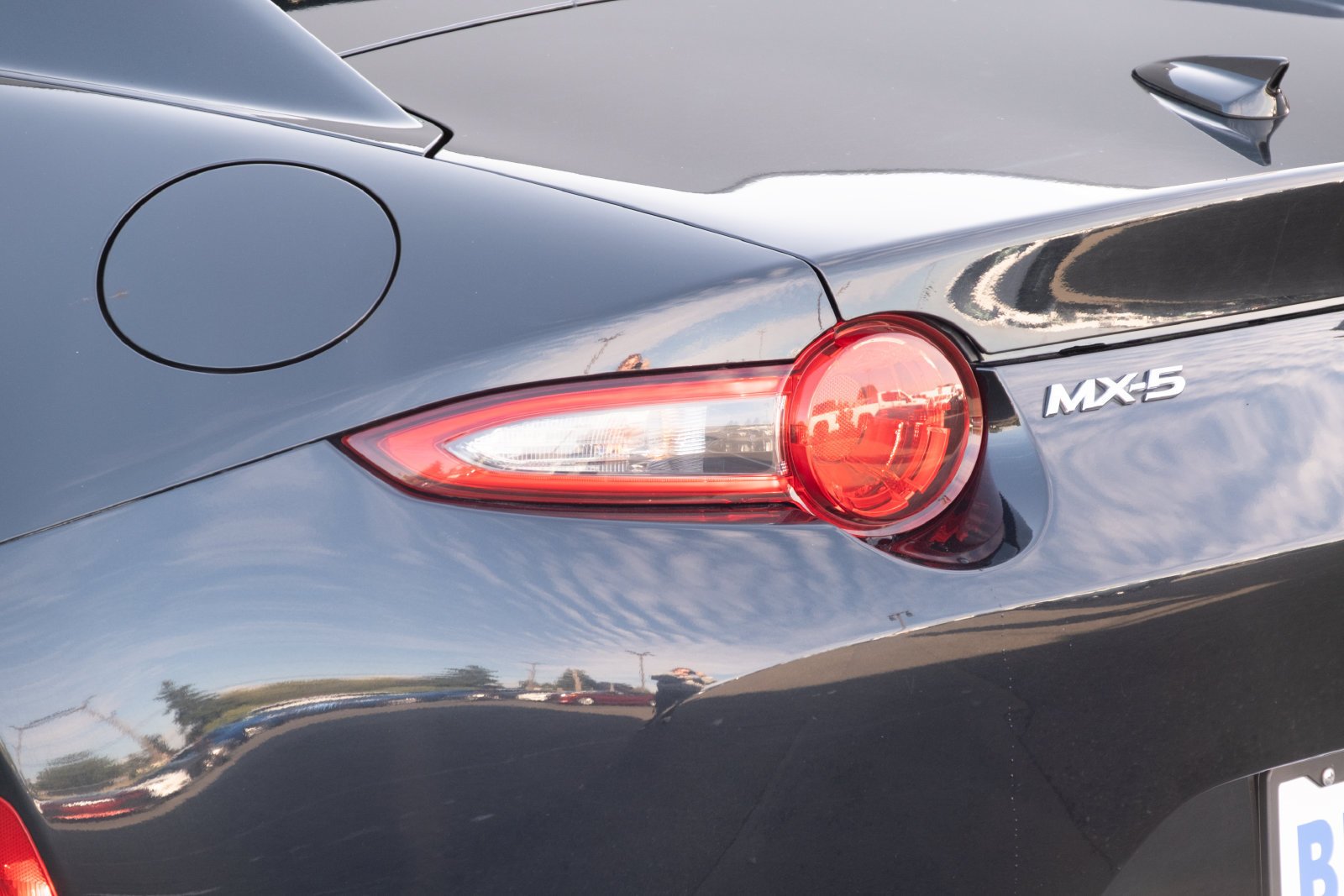 Used 2018  Mazda Grand Touring image 18