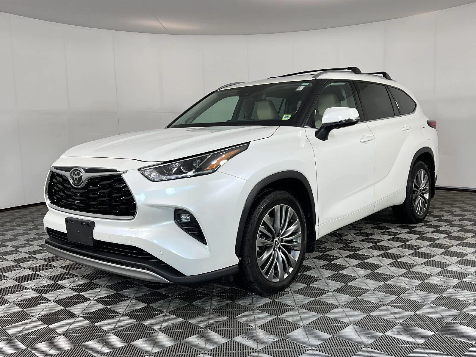 Used 2021 Blizzard Pearl Toyota Platinum image 12