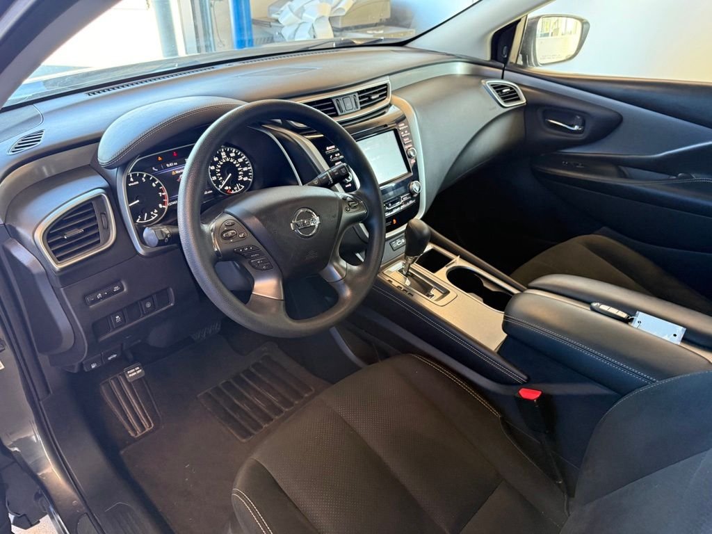 Used 2020 Gray Nissan S image 16