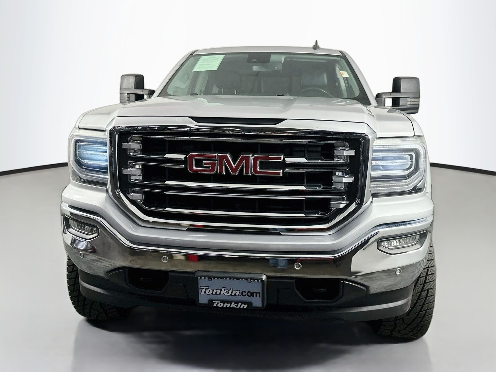 Used 2018 Quicksilver Metallic GMC SLT image 2