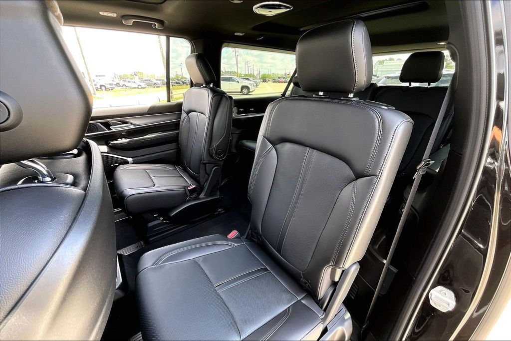 New 2026 Jeep Grand Wagoneer L 4D Sport Utility