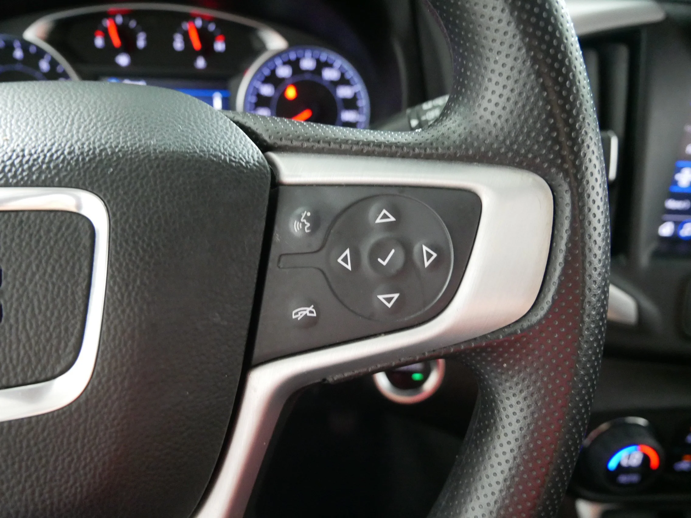 Used 2023 Desert Sand Metallic GMC SLE image 28