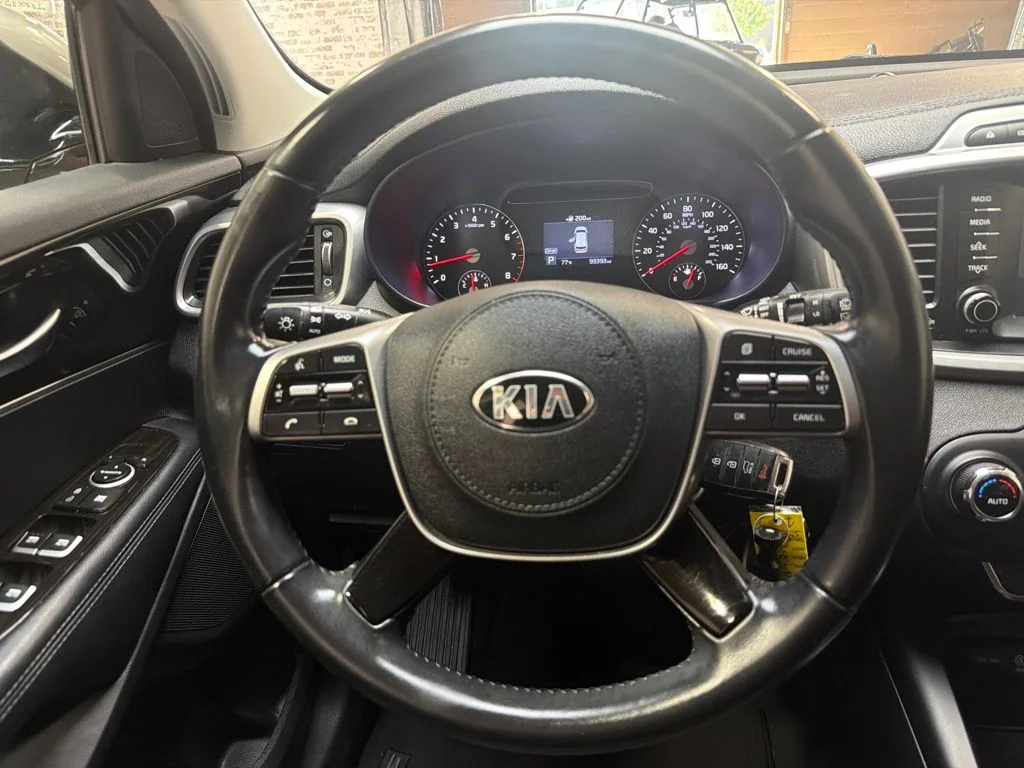 Used 2019 Titanium Silver Kia LX image 20