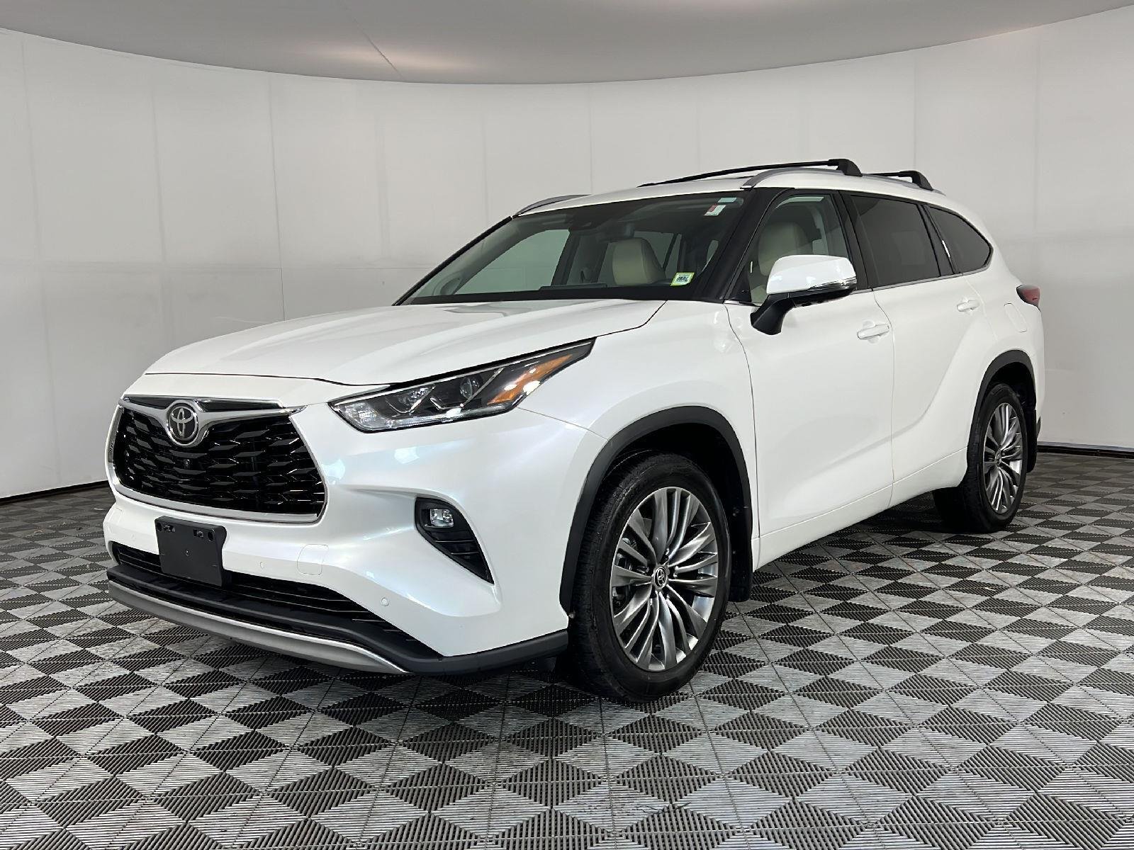 Used 2021 Blizzard Pearl Toyota Platinum image 12