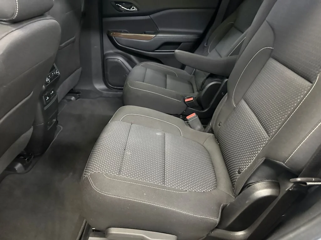 2023 GMC Acadia SLE - Photo 19