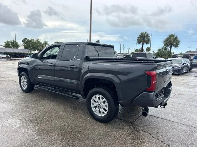 Used 2024  Toyota SR5 image 5