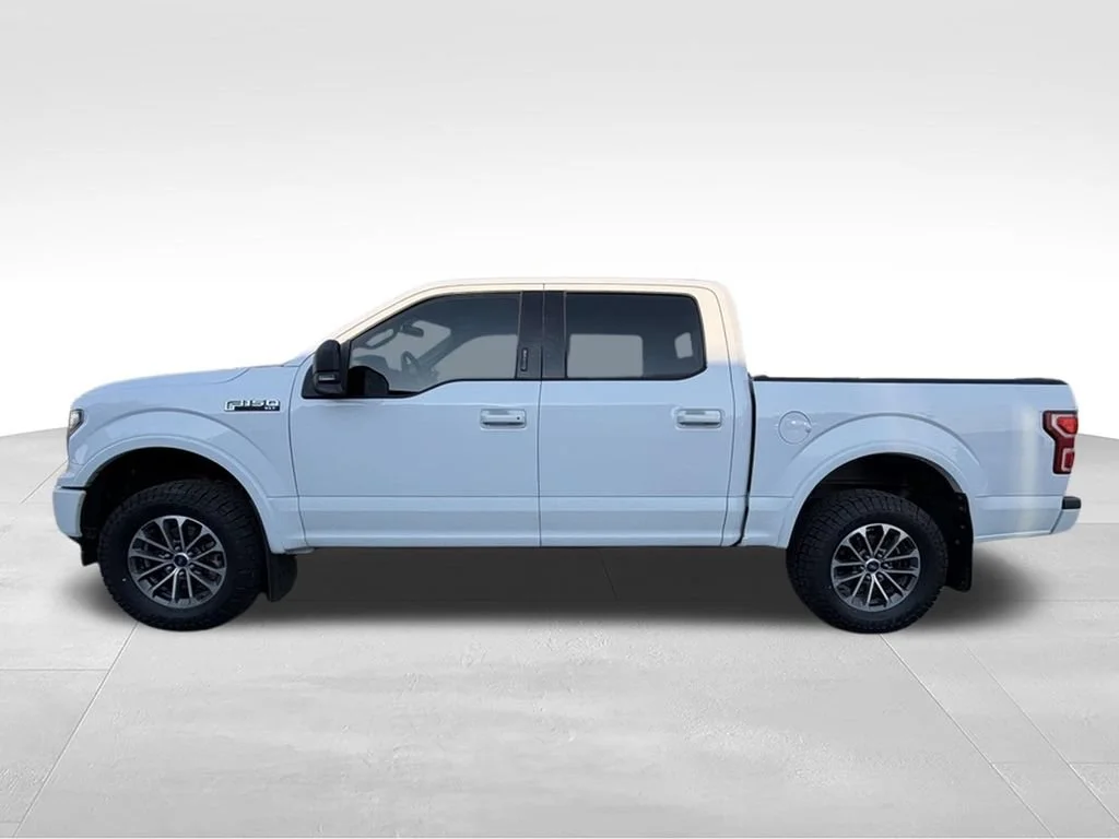 Used 2018 White Ford XL image 3