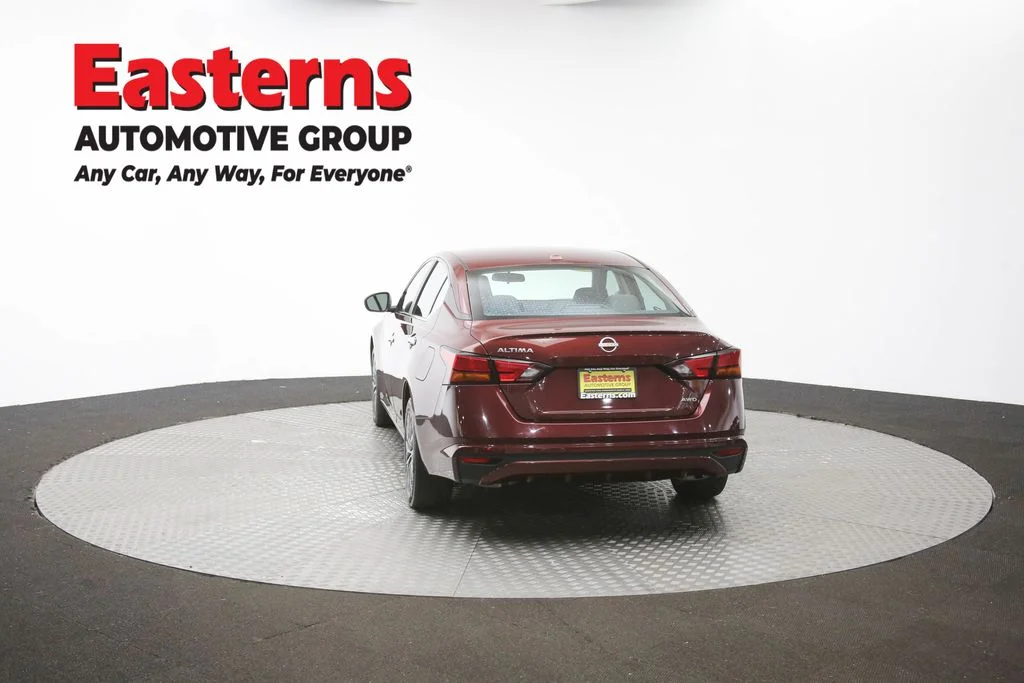 Used 2025 Red Nissan 2.5 SV image 62