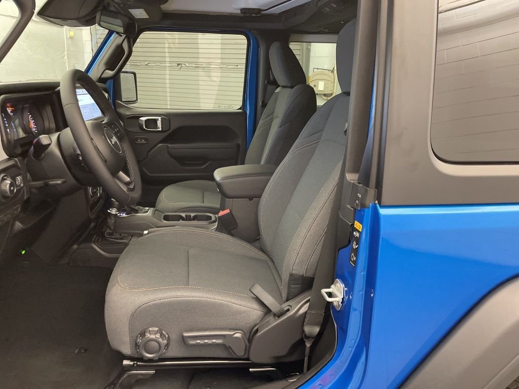 New 2026 Hydro Blue Pearl-Coat Exterior Paint Jeep Sport S image 13