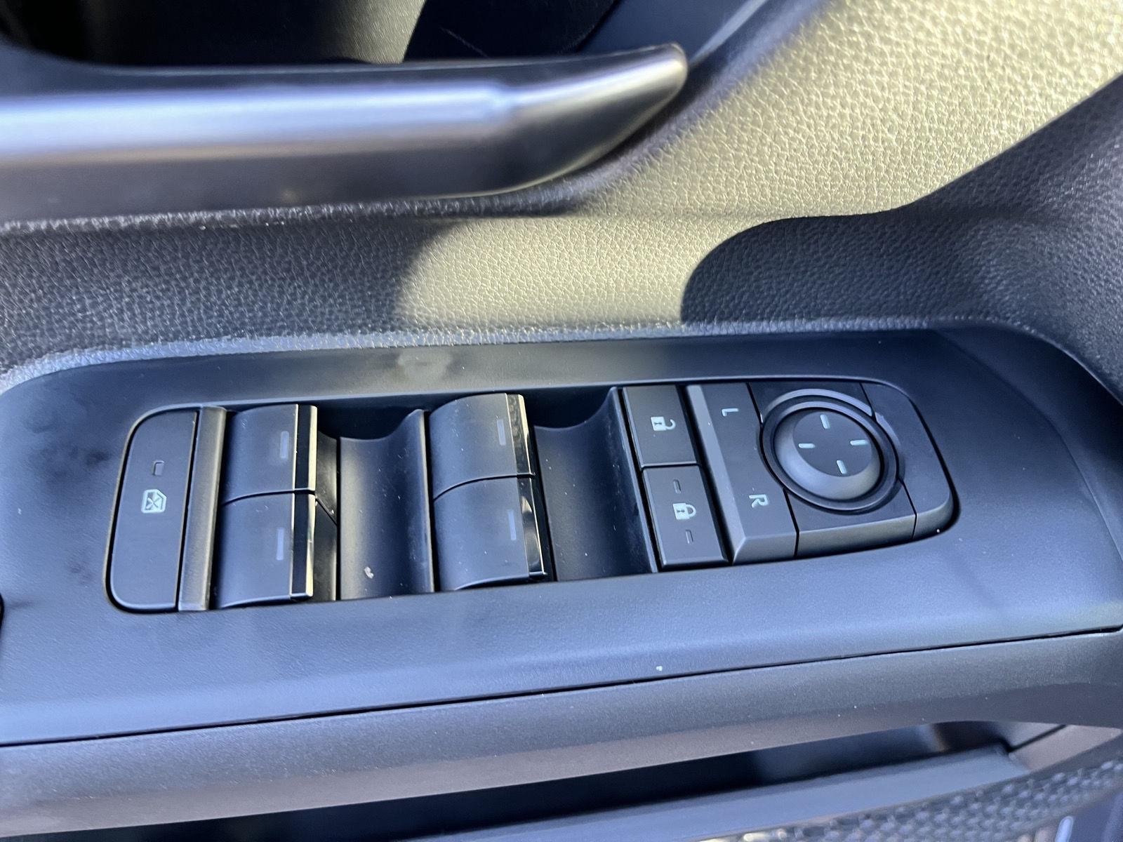 2025 Toyota Tacoma TRD Sport - Photo 11