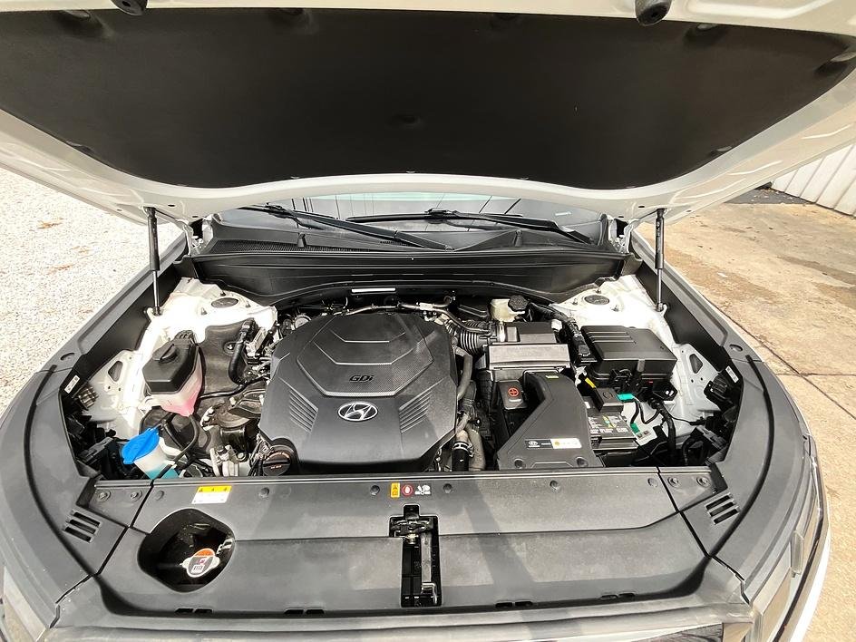 Used 2023 White Hyundai SEL image 3