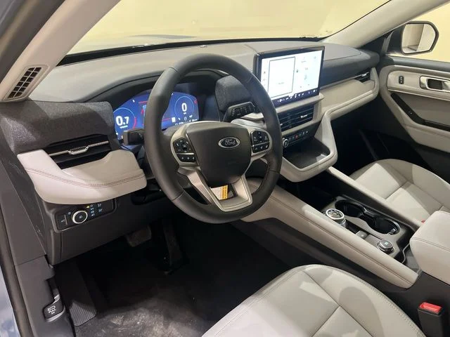 New 2026 Vapor Blue Metallic Ford Active image 9