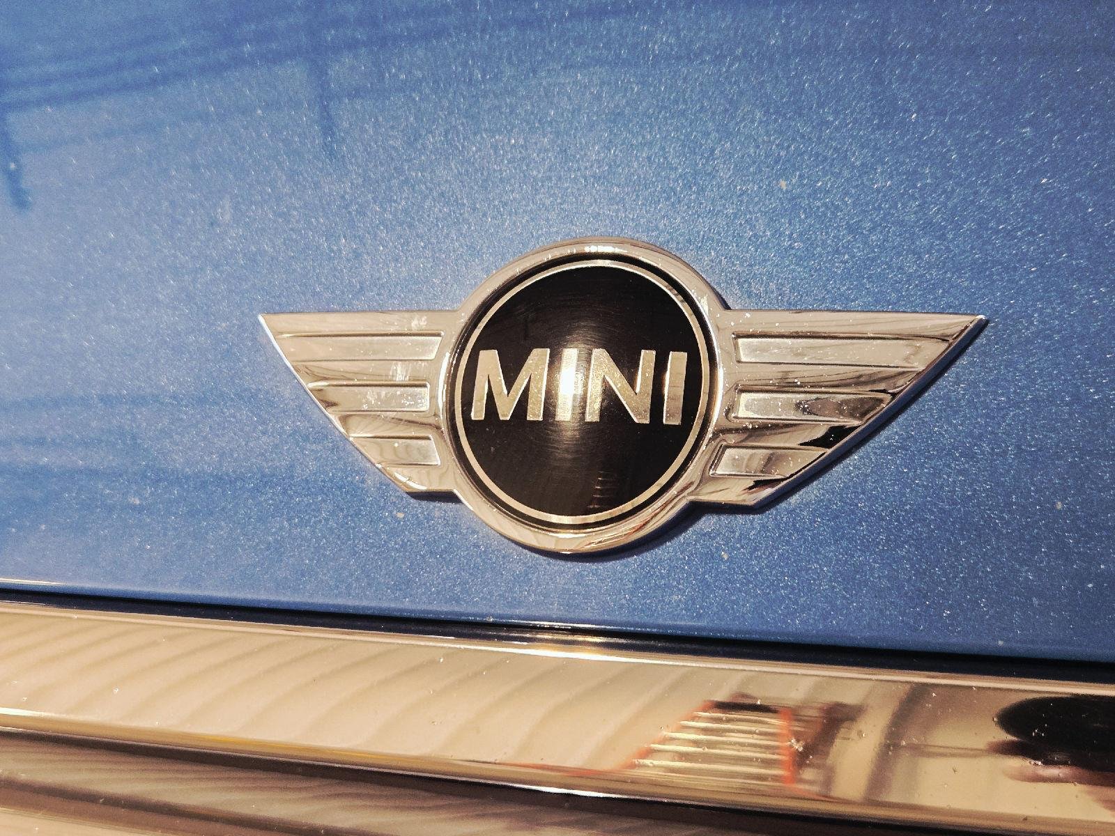 Used 2013 Reef Blue Metallic MINI CLUBVAN image 9