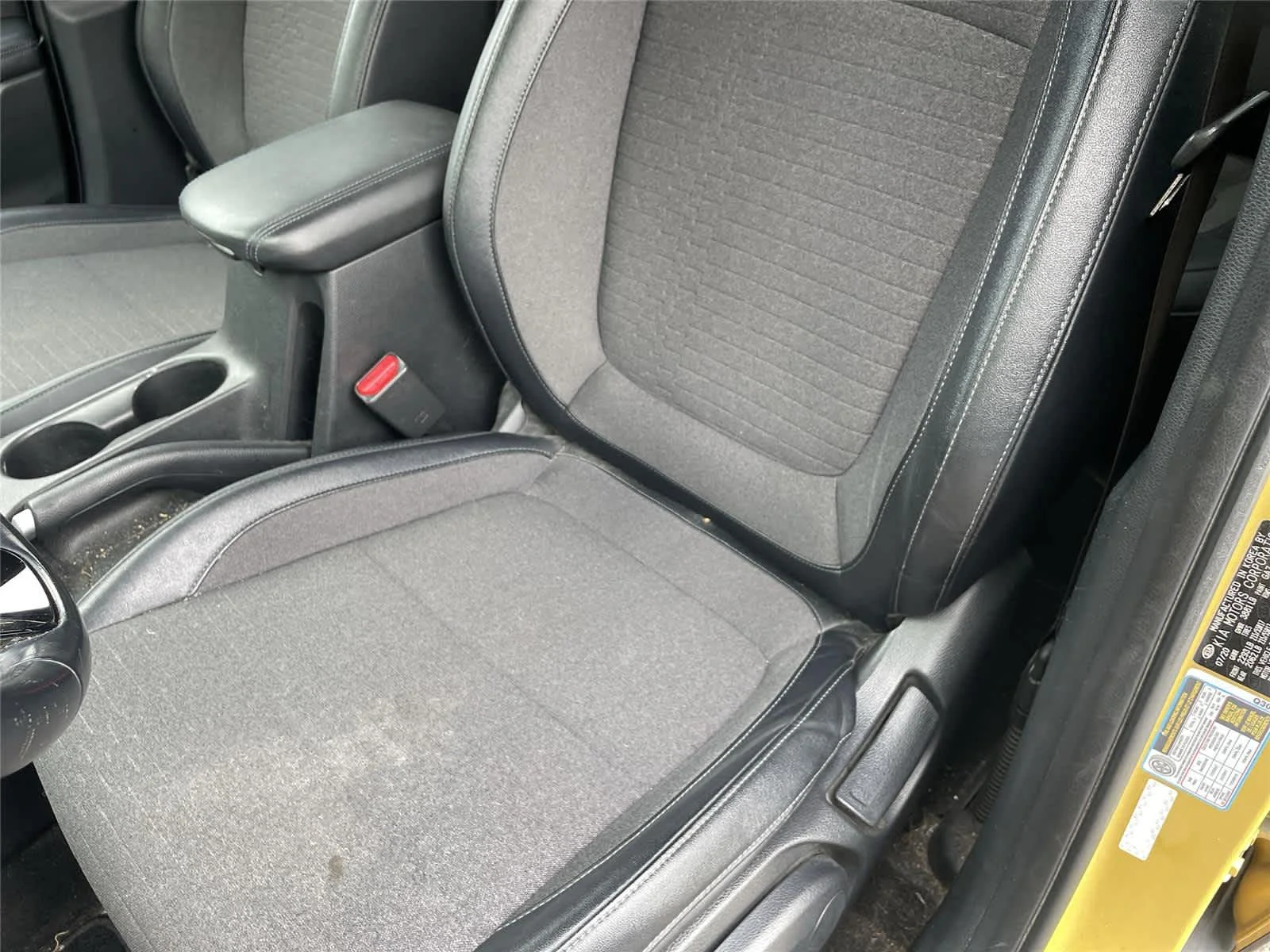 Used 2021 Starbright Yellow/Black Roof Kia S image 9