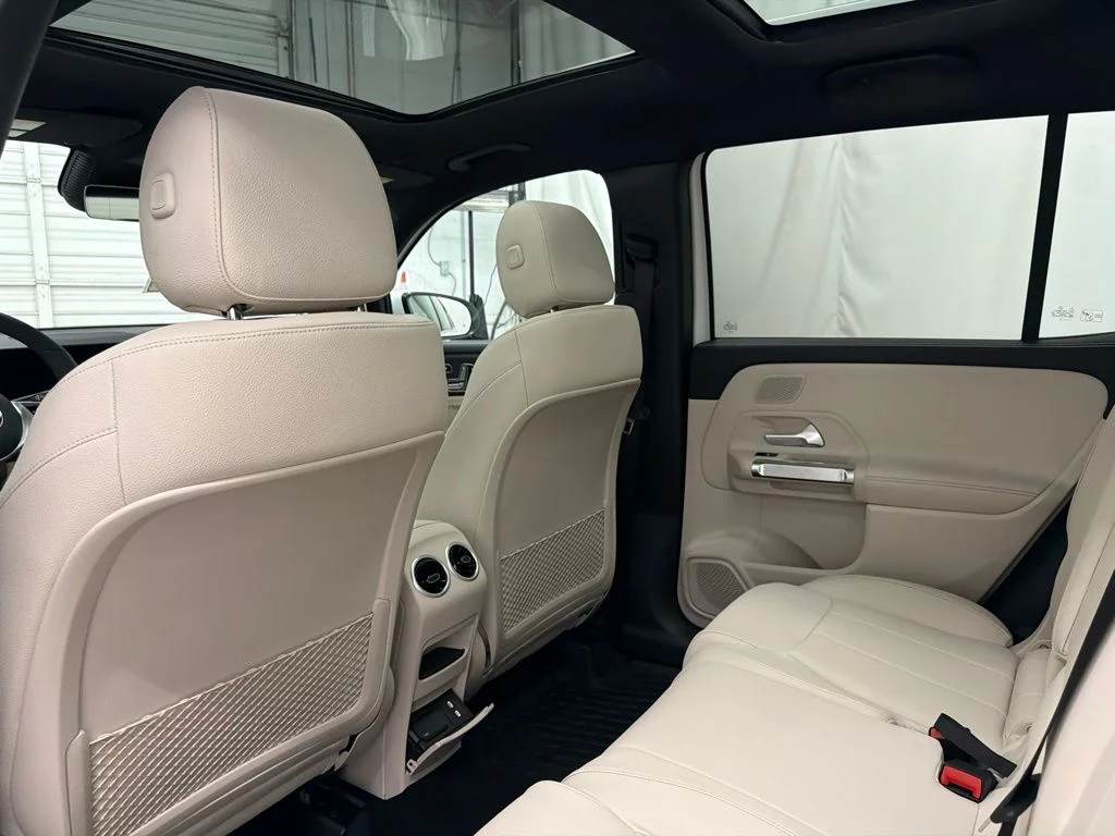 New 2026 White Mercedes-Benz GLB 250 image 17