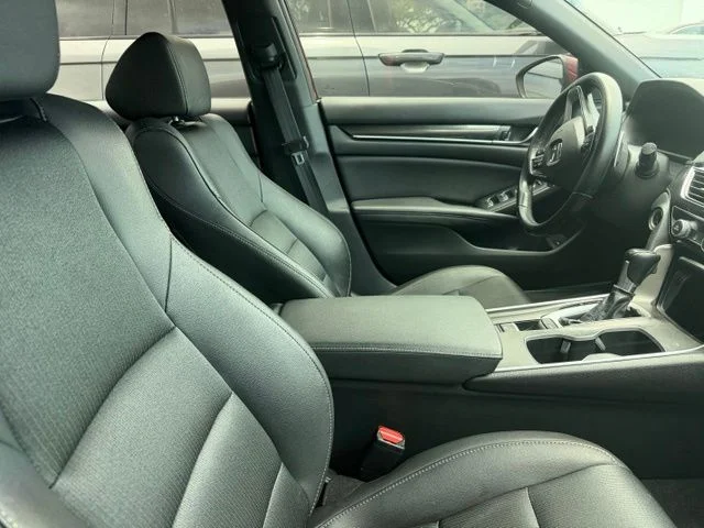 Used 2019  Honda Sport image 8