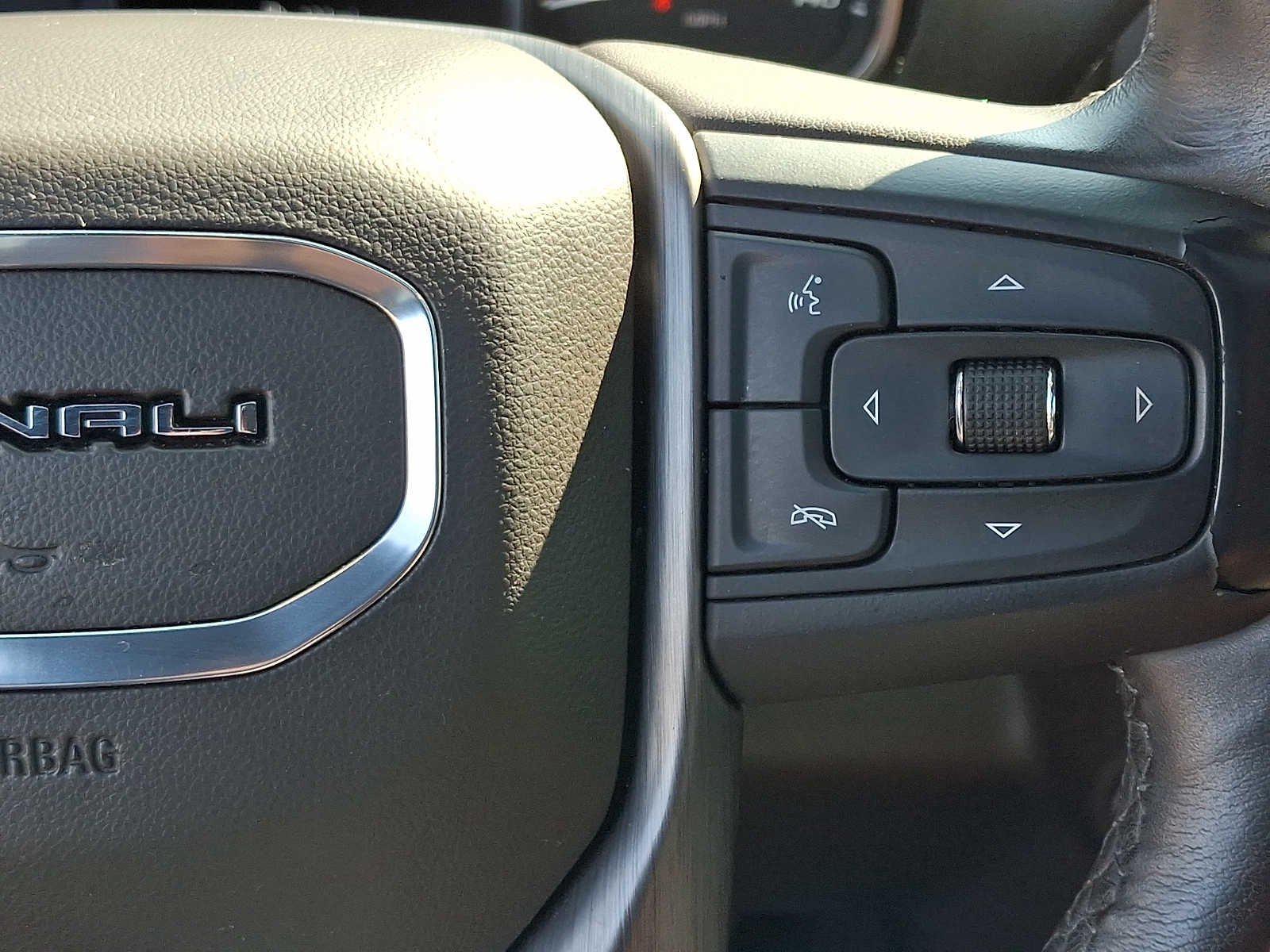 Used 2020 White Frost Tricoat GMC Denali image 26