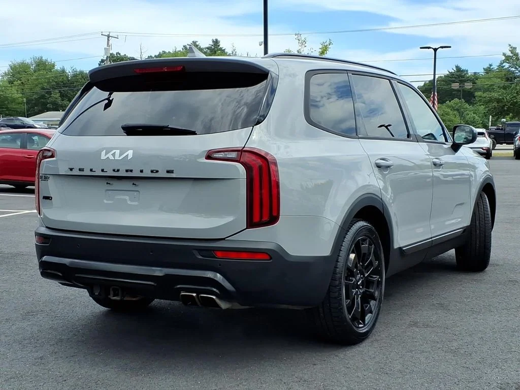 Certified Used 2022 Gray Kia EX image 4