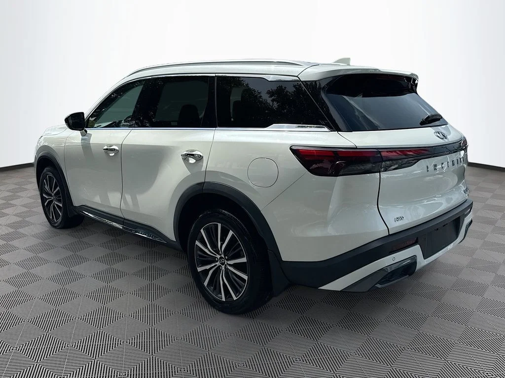 Certified Used 2023 White INFINITI Sensory image 8